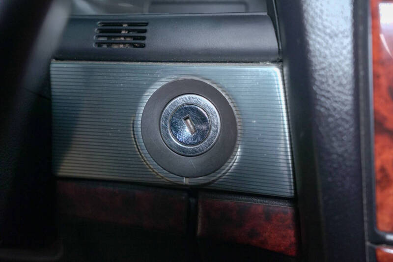 2004 Ford Thunderbird Deluxe