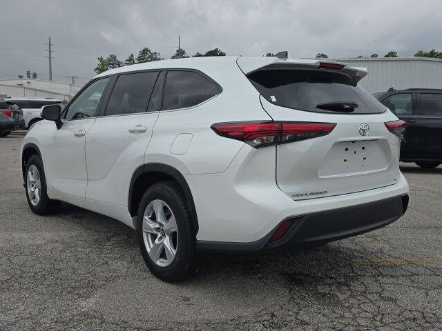 2023 Toyota Highlander LE