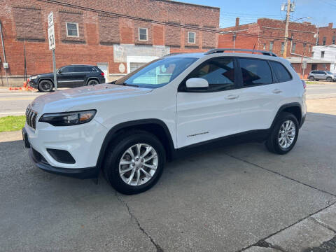 2020 Jeep Cherokee for sale at River City Auto Center LLC in Chester IL