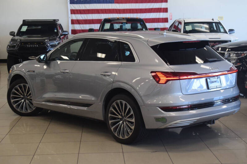2019 Audi e-tron quattro Prestige