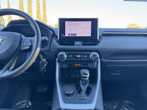 2023 Toyota RAV4 Hybrid LE