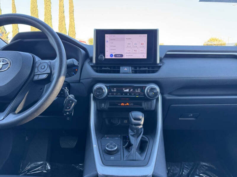 2023 Toyota RAV4 Hybrid LE