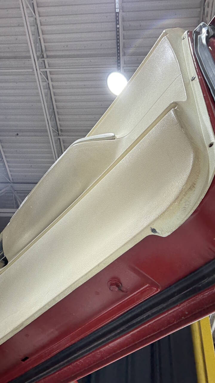 1972 Plymouth Barracuda 38