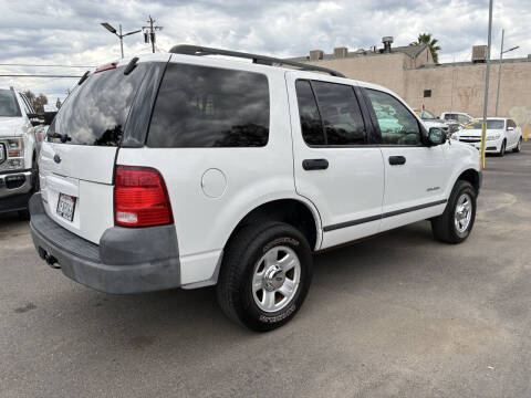 2004 Ford Explorer XLS