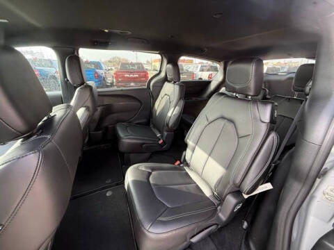 2026 Chrysler Voyager LX