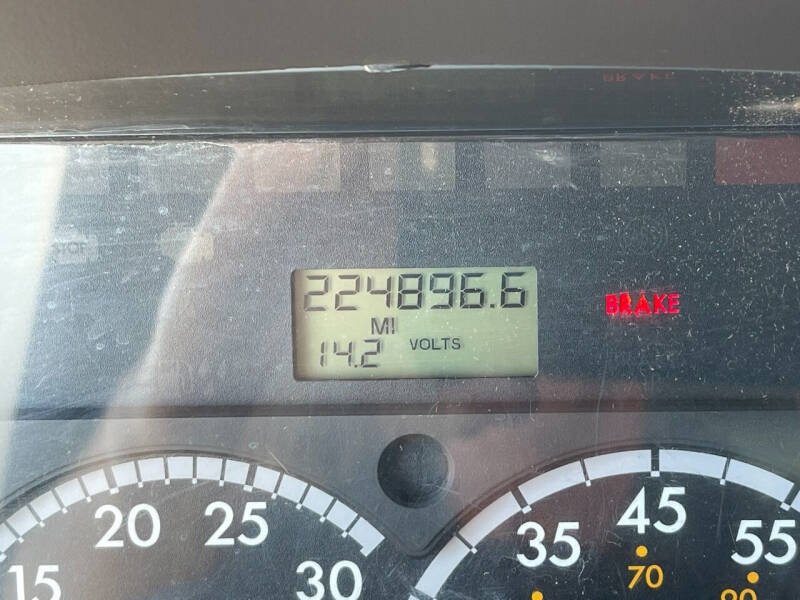 2013 Freightliner Business class M2