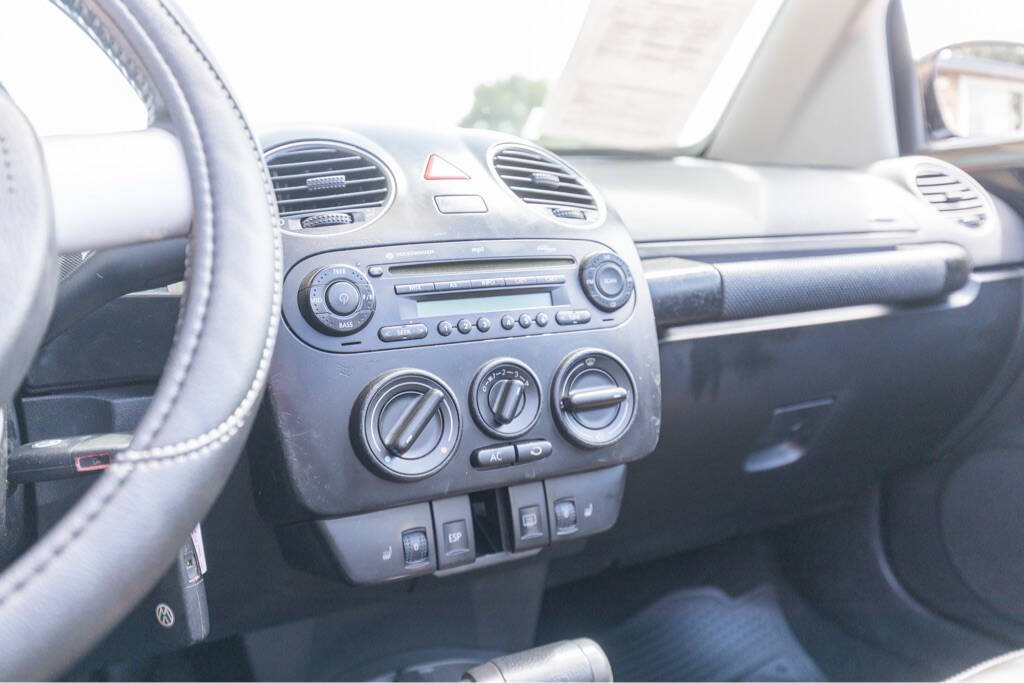 2008 Volkswagen New Beetle Convertible 74