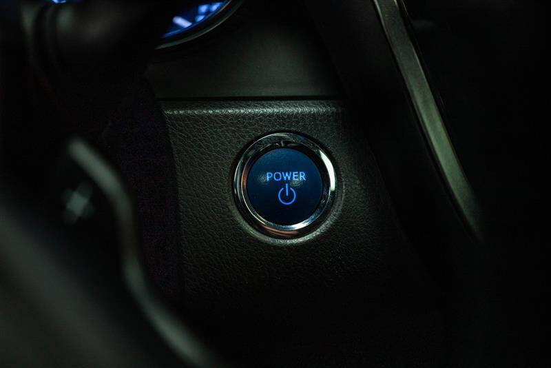 2020 Toyota Camry Hybrid SE