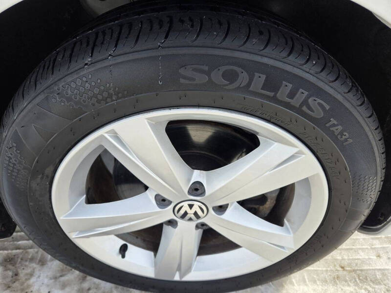 2015 Volkswagen Passat 1.8T Limited Edition