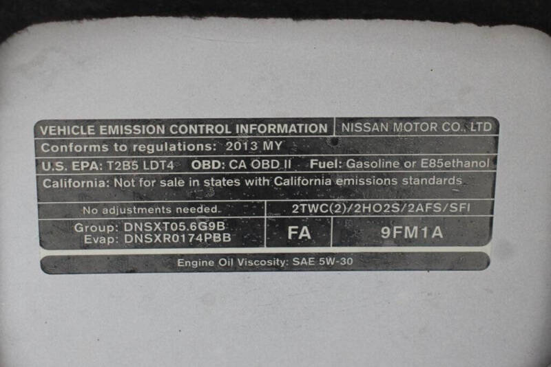 2013 Nissan Titan SV