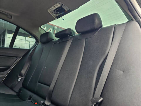 2013 BMW 3 Series 320i