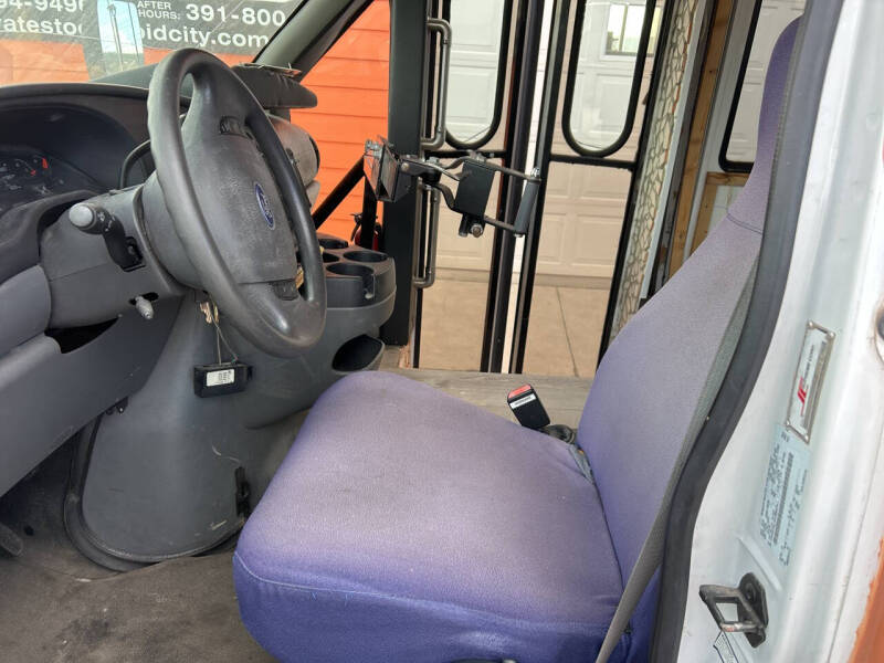 2006 Ford E-Series E-350 SD