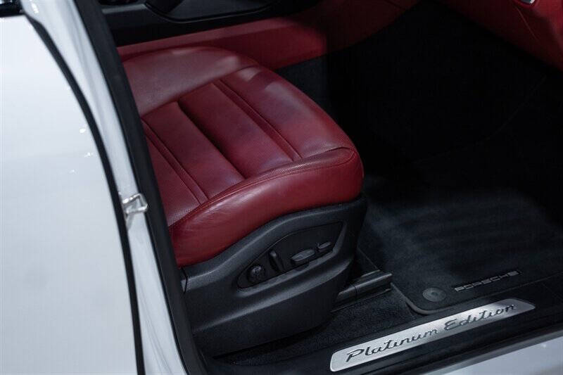 2023 Porsche Cayenne E-Hybrid Coupe Platinum Edition