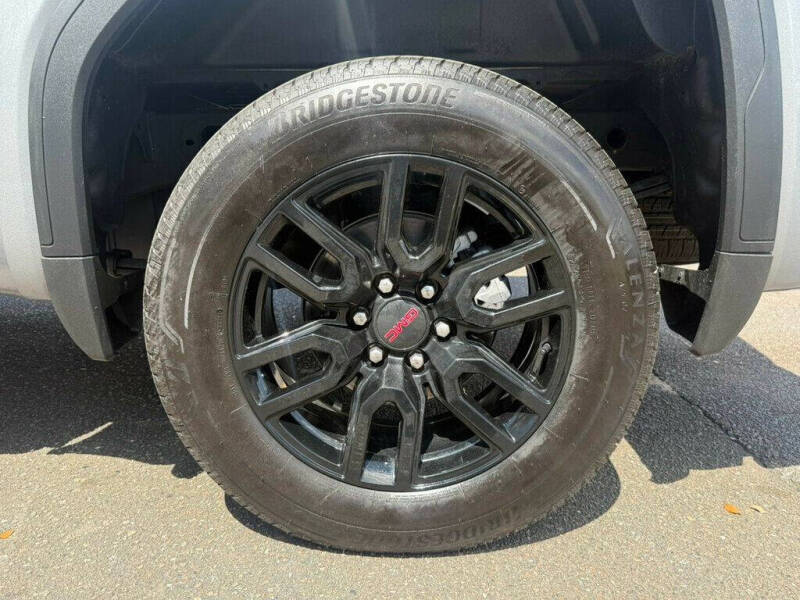 2025 GMC Sierra 1500 Elevation Standard