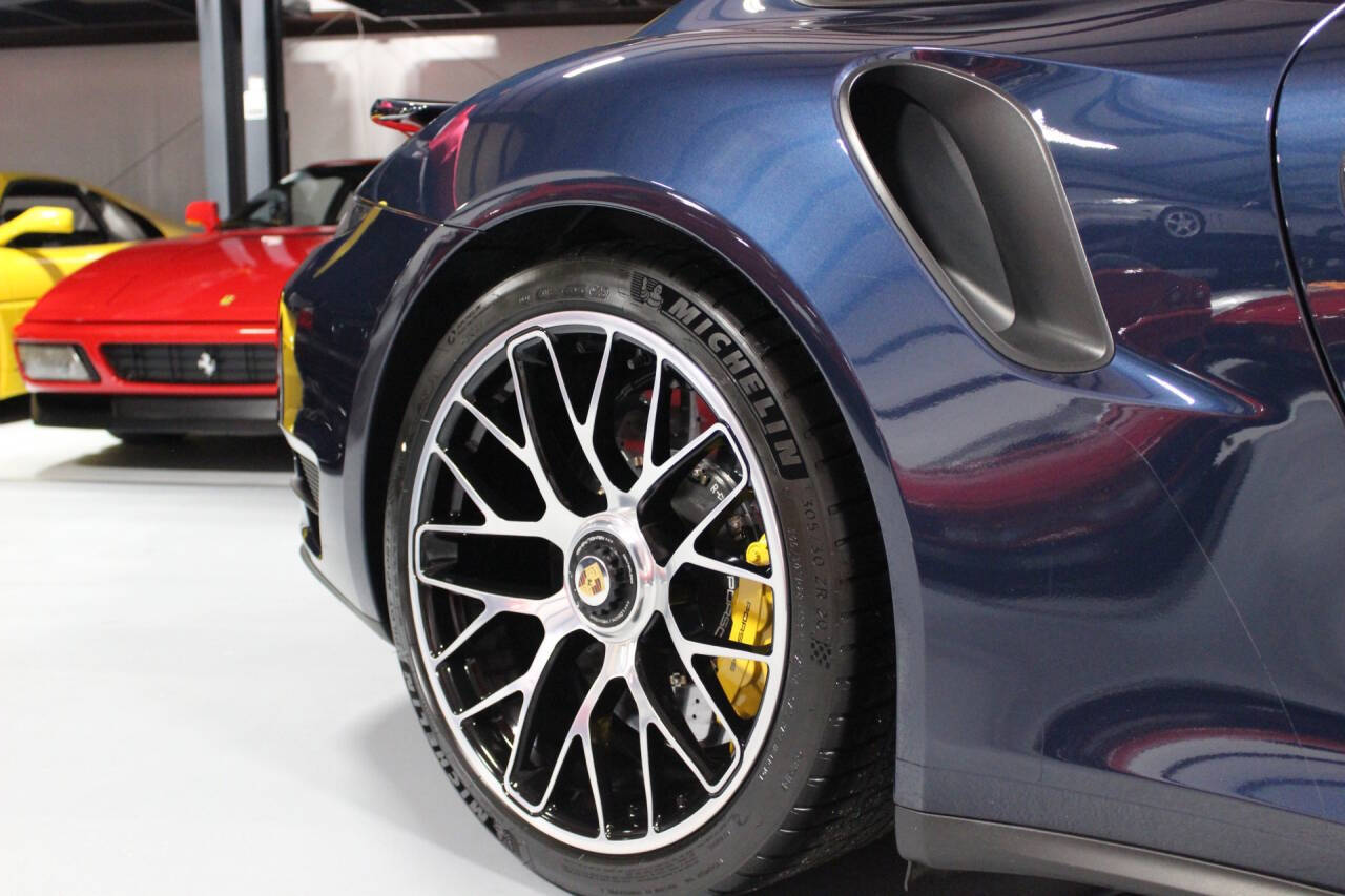 2015 Porsche 911 10