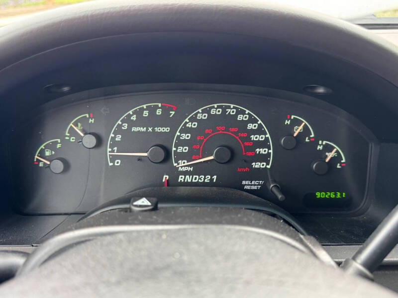 2002 Ford Explorer XLS