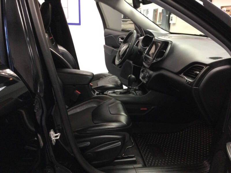 2022 Jeep Cherokee Trailhawk