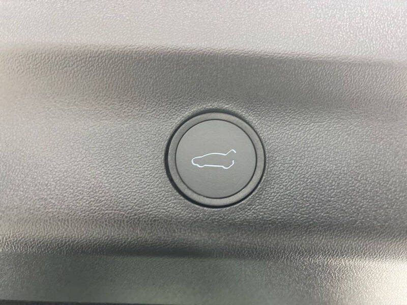 2025 Tesla Model Y Performance