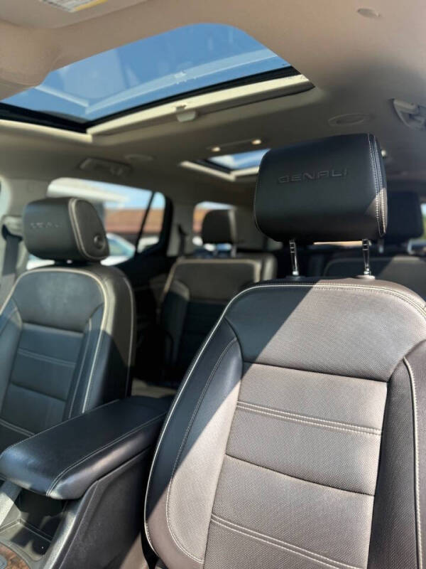 2020 GMC Acadia Denali