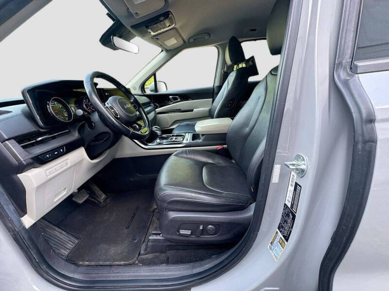 2022 Kia Carnival SX