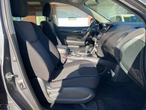 2019 Nissan Pathfinder S