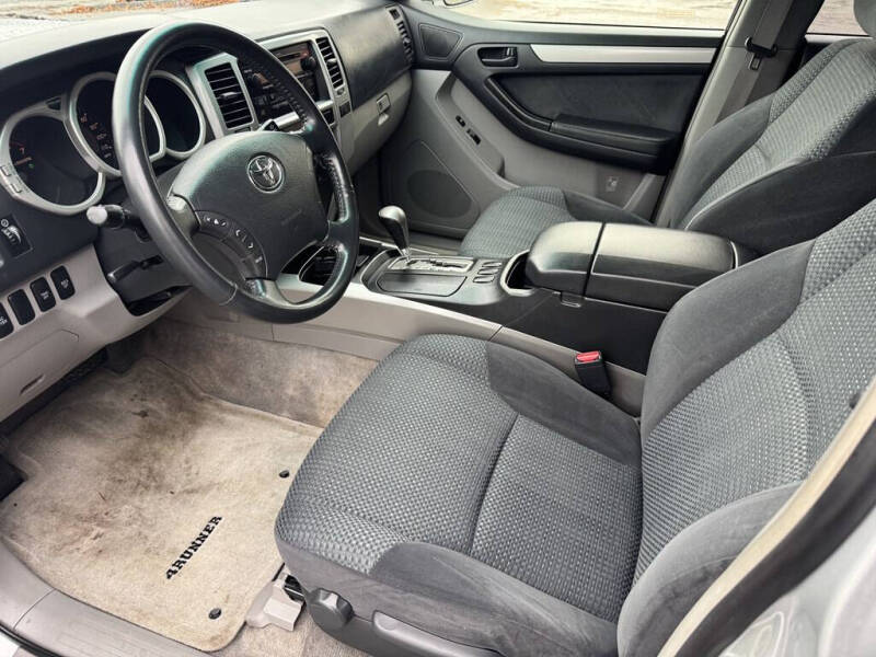 2004 Toyota 4Runner SR5