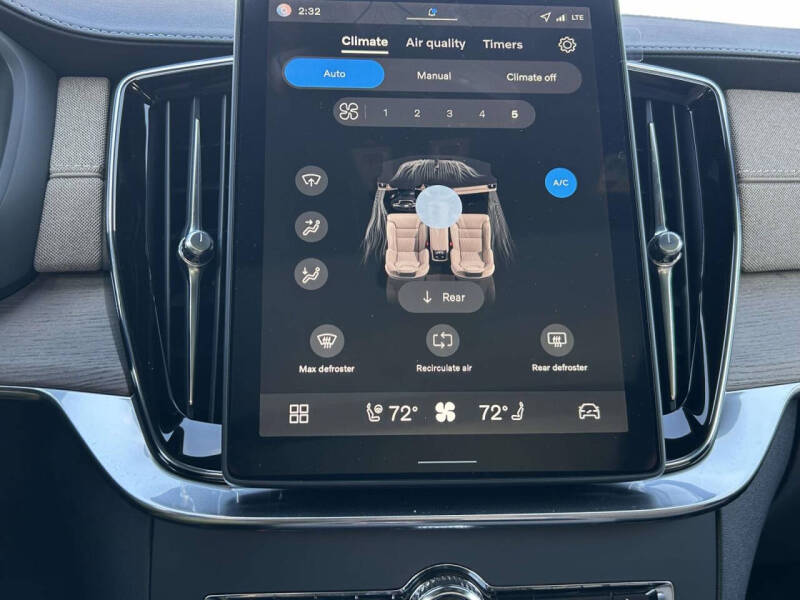 2026 Volvo XC90 B6 Core
