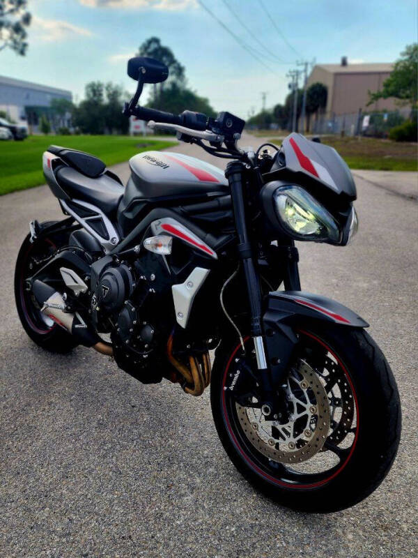 2022 Triumph STREET TRIPLE  R STD/LOW