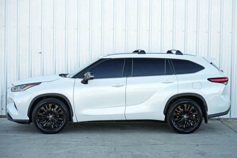 2022 Toyota Highlander Platinum