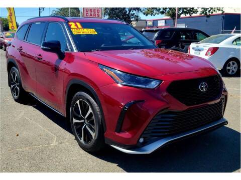 2021 Toyota Highlander for sale at ATWATER AUTO WORLD in Atwater CA