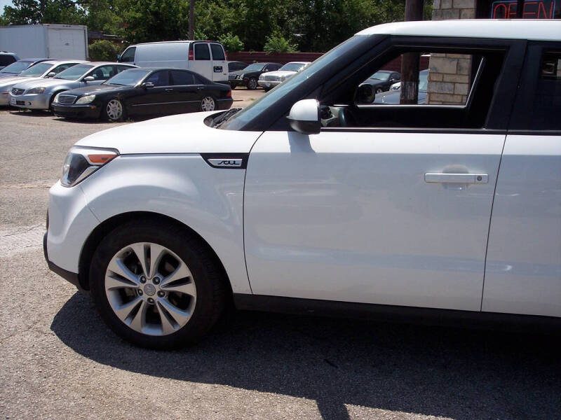 2016 Kia Soul +