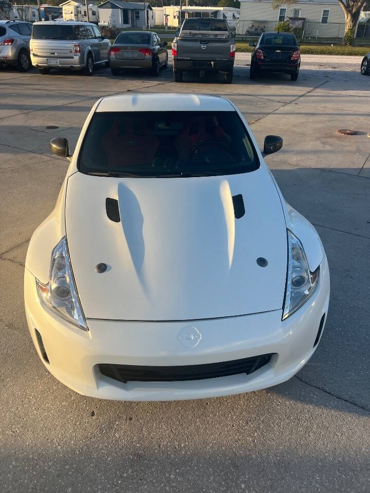 2013 Nissan 370Z Coupe Touring photo 2