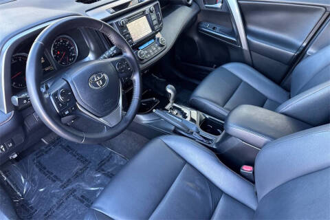 2017 Toyota RAV4 SE