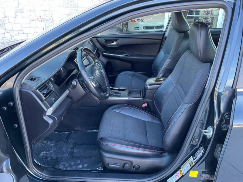 2016 Toyota Camry SE