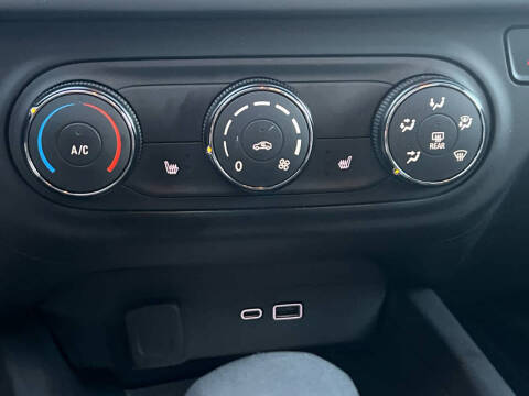 2025 Chevrolet Trax RS