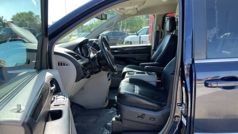 2014 Chrysler Town and Country Touring