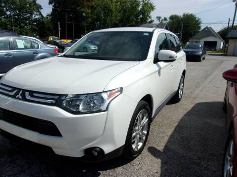 2014 Mitsubishi Outlander for sale at Car Credit Auto Sales in Terre Haute IN