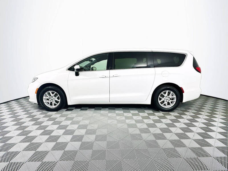 2023 Chrysler Pacifica Touring