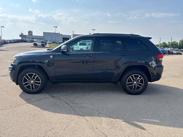 Used 2018 Jeep Grand Cherokee Trailhawk with VIN 1C4RJFLG9JC108665 for sale in Dubuque, IA