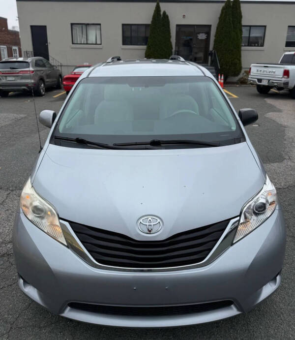 2012 Toyota Sienna