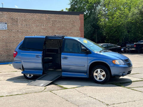 2007 Dodge Grand Caravan for sale at SPECIALTY VEHICLE SALES INC in Skokie IL