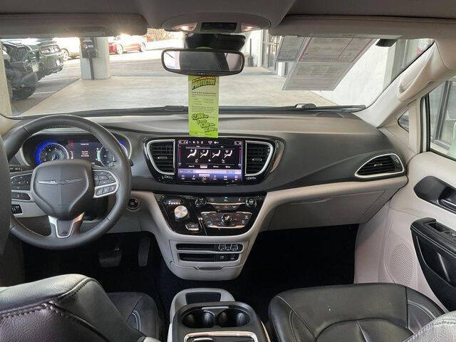 2022 Chrysler Pacifica Touring L
