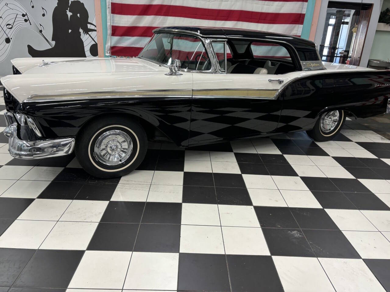 1957 Ford Fairlane 4