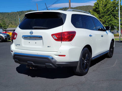 2017 Nissan Pathfinder SV