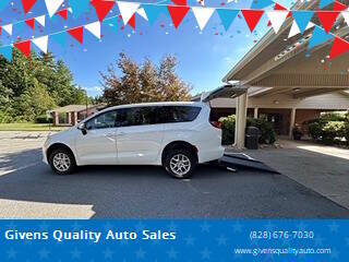 2023 Chrysler Voyager LX