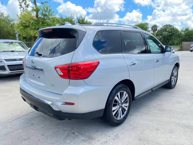 2020 Nissan Pathfinder SL