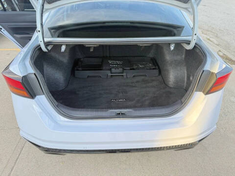 2025 Nissan Altima 2.5 SR