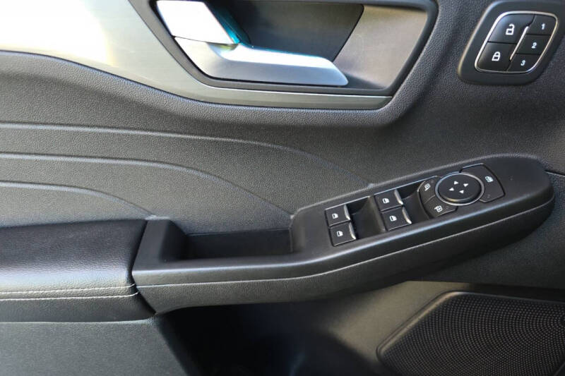 2022 Ford Escape Plug-In Hybrid Titanium