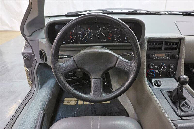 1982 DeLorean DMC-12