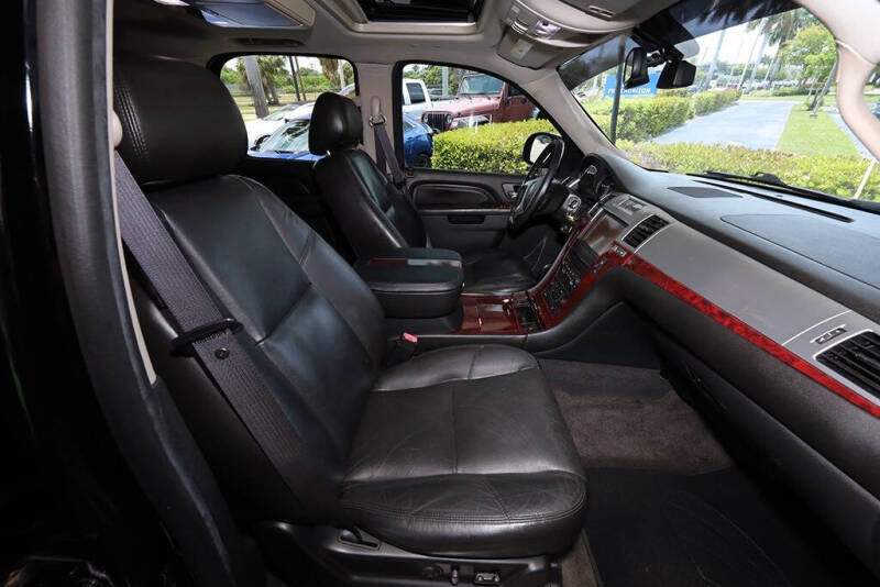 2011 Cadillac Escalade Premium